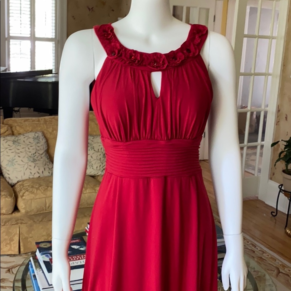 Sleeveless true red dress w embellished neckline